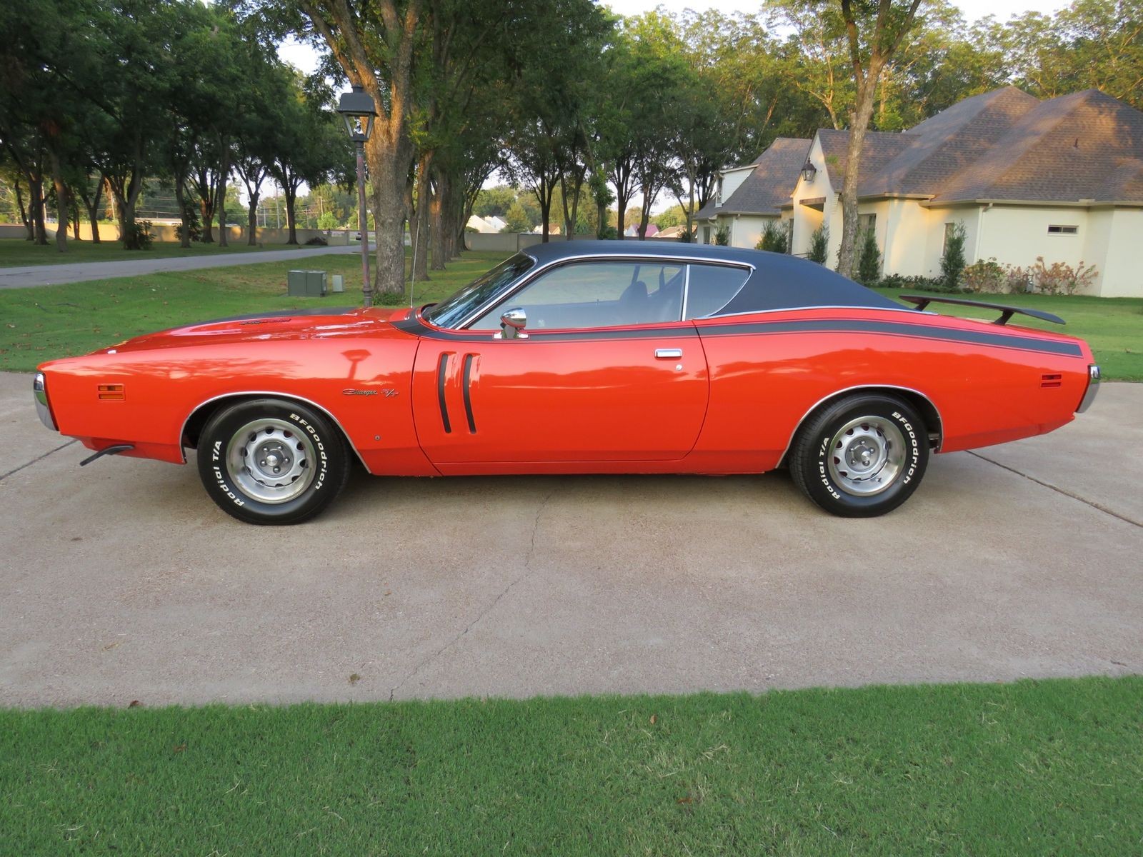 Dodge-Charger-1971-Coupe-4