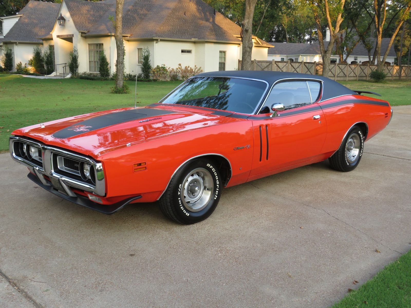 Dodge-Charger-1971-Coupe