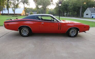 Dodge-Charger-1971-Coupe-6