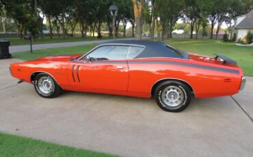 Dodge-Charger-1971-Coupe-8