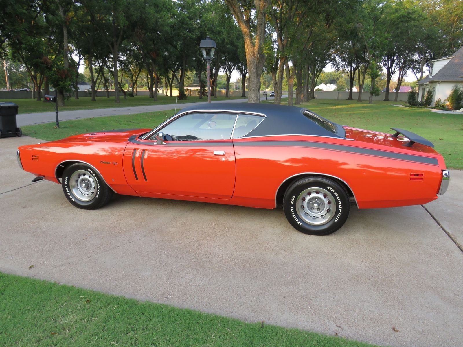 Dodge-Charger-1971-Coupe-8