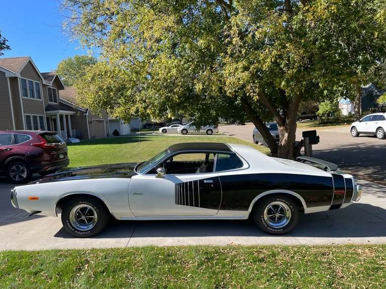 Dodge-Charger-1974-white-black-11
