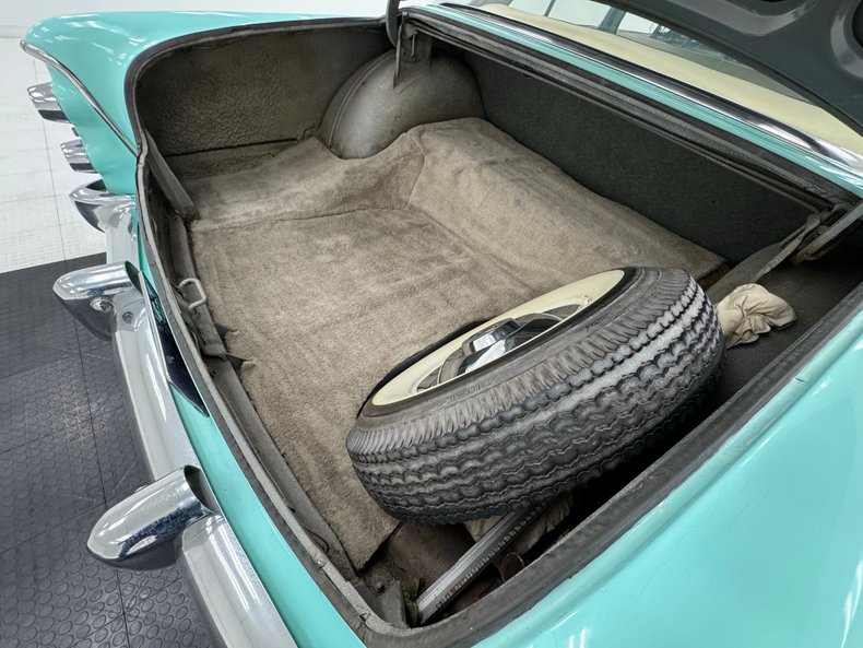 Dodge-Coronet-1955-Chiffon-Green-Green-33