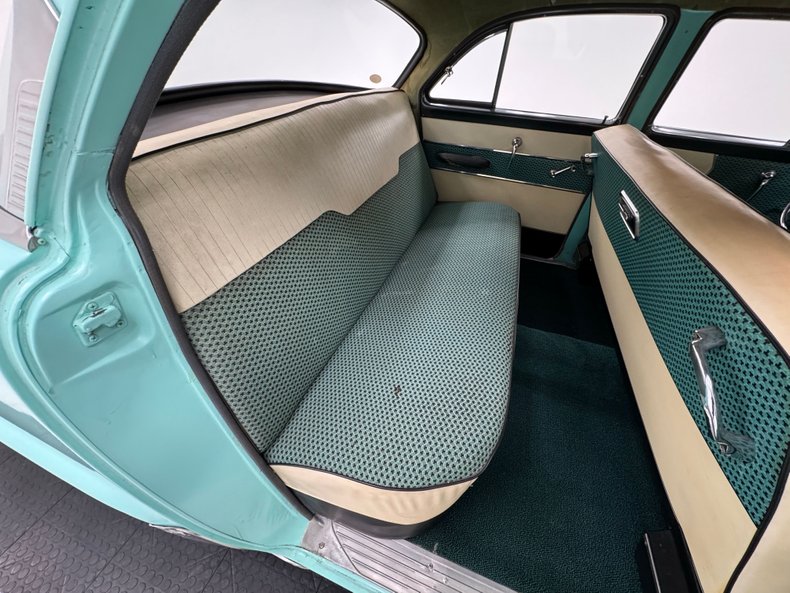 Dodge-Coronet-1955-Chiffon-Green-Green-38