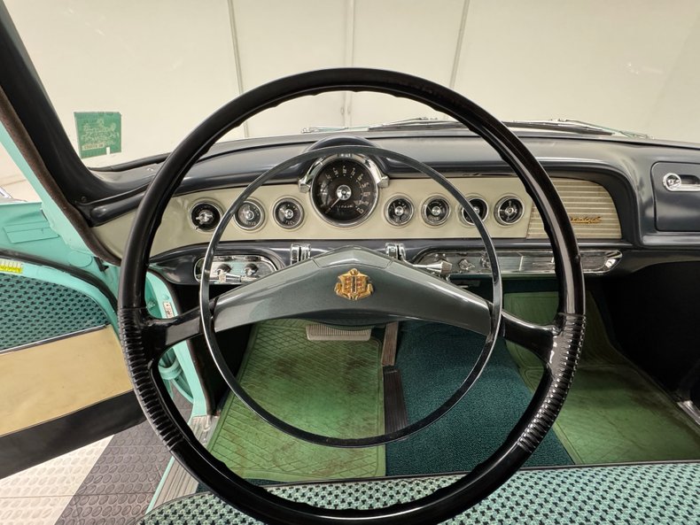 Dodge-Coronet-1955-Chiffon-Green-Green-49