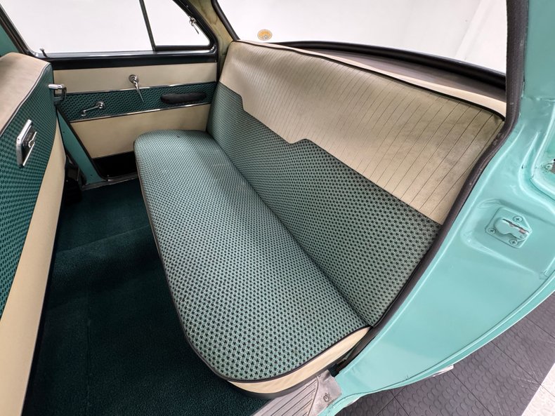 Dodge-Coronet-1955-Chiffon-Green-Green-7