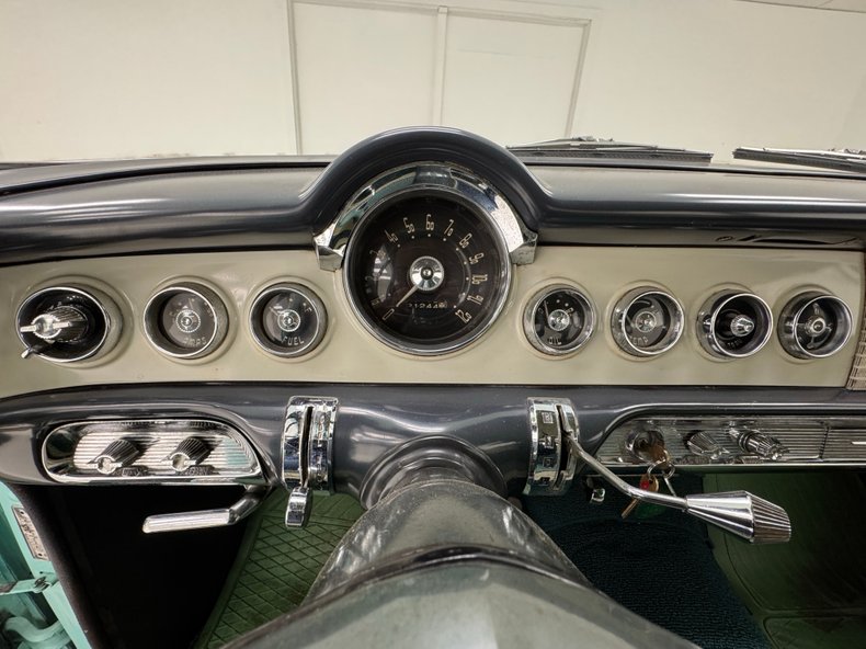 Dodge-Coronet-1955-Chiffon-Green-Green-9