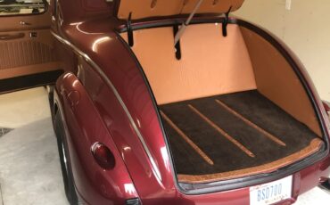 Dodge-Custom-1937-Red-Tan-10