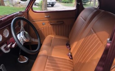 Dodge-Custom-1937-Red-Tan-12