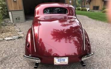 Dodge-Custom-1937-Red-Tan-3