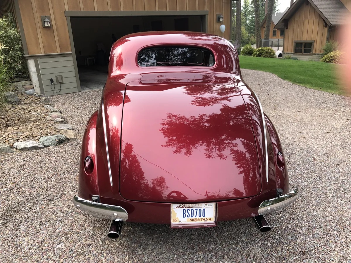Dodge-Custom-1937-Red-Tan-3