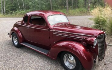 Dodge-Custom-1937-Red-Tan-5