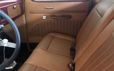 Dodge-Custom-1937-Red-Tan-7