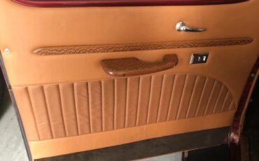 Dodge-Custom-1937-Red-Tan-8