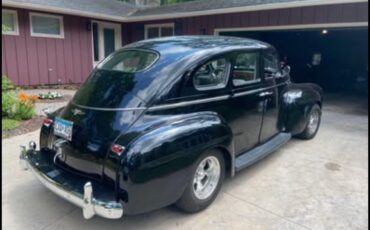 Dodge-Custom-1940-Sedan-1