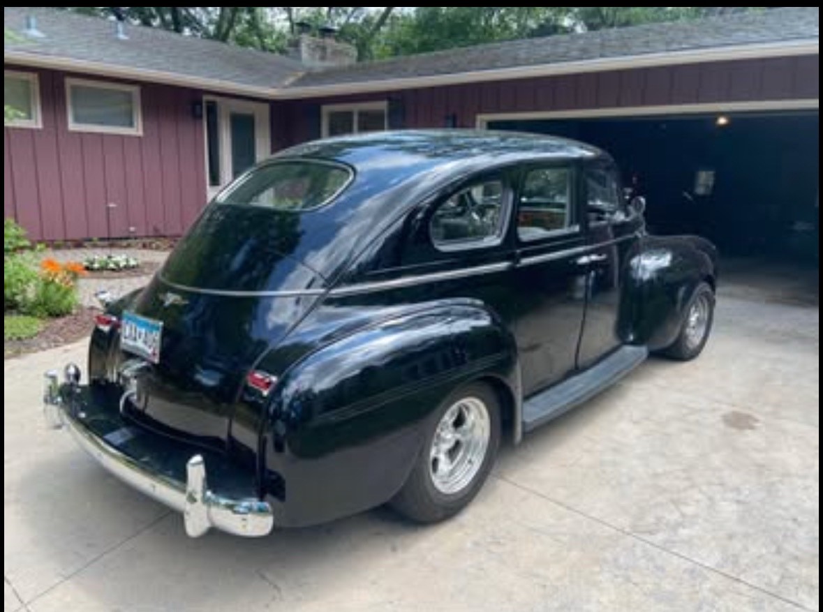 Dodge-Custom-1940-Sedan-1