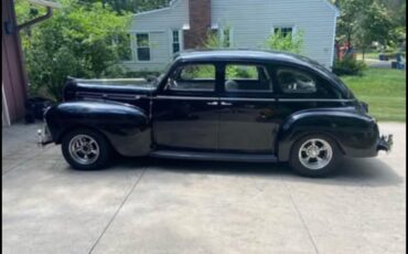 Dodge-Custom-1940-Sedan