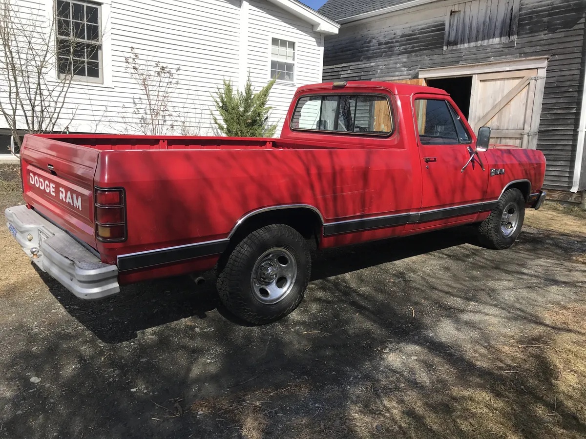 Dodge-D150-1986-Red-Red-3