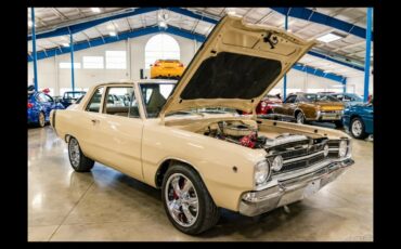 Dodge-Dart-1968-Pale-Yellow-With-Black-Hood-Tan-11