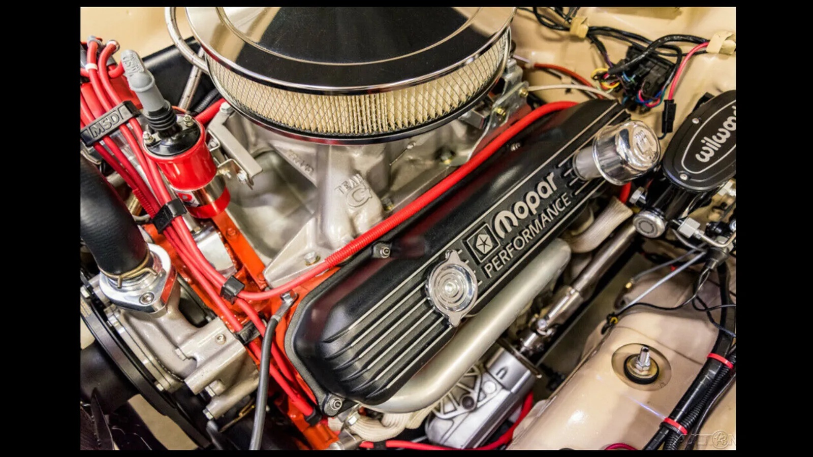 Dodge-Dart-1968-Pale-Yellow-With-Black-Hood-Tan-12