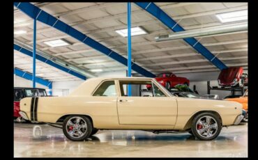 Dodge-Dart-1968-Pale-Yellow-With-Black-Hood-Tan-8