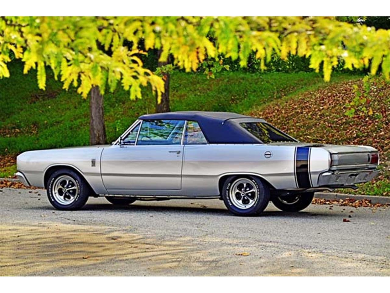Dodge-Dart-gt-1967-Silver-BlackSilver-35
