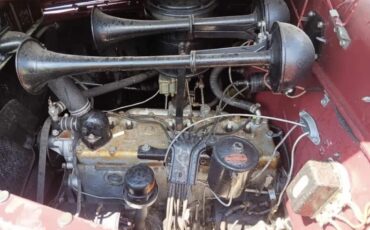 Dodge-Deluxe-1940-2