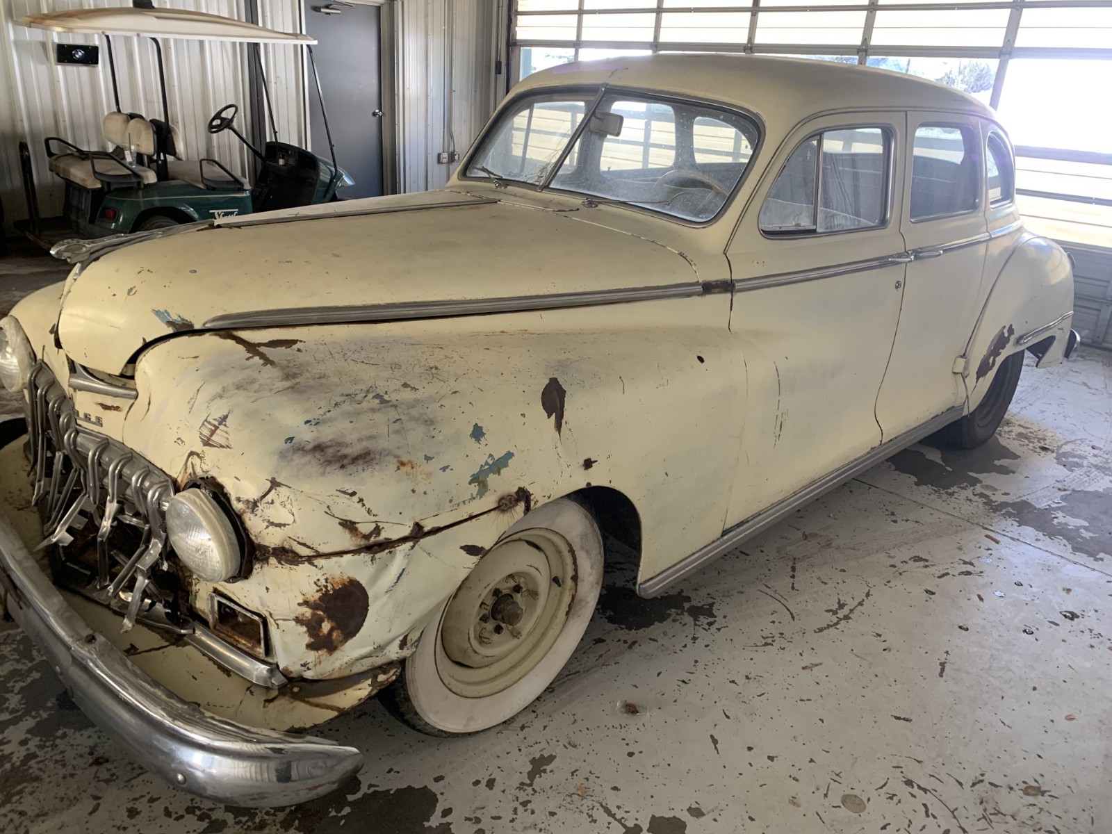 Dodge-Deluxe-1947-Sedan-8