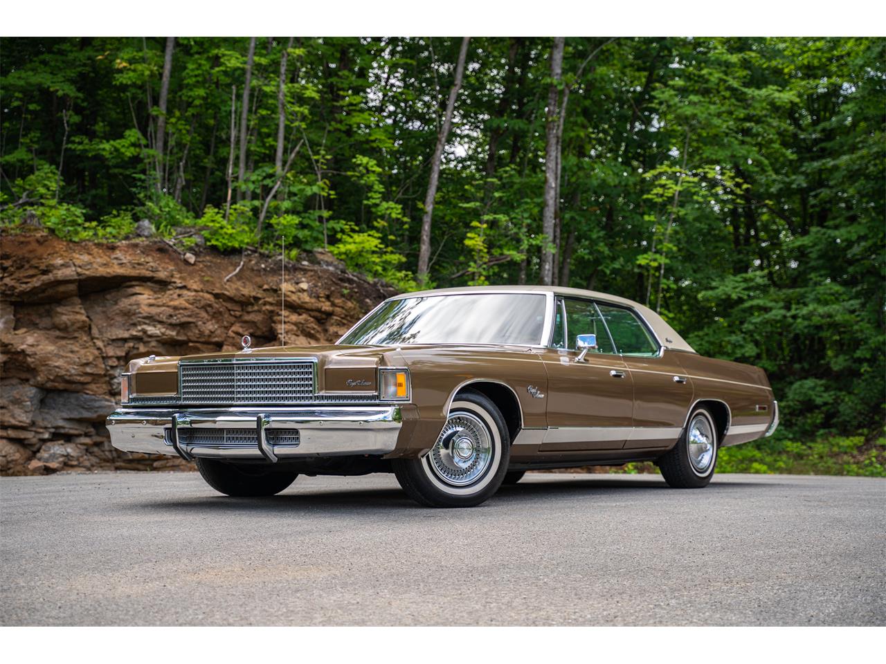 Dodge-Monaco-1975-Brown-Beige