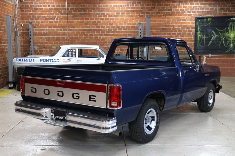 Dodge-Other-1992-Dark-Spectrum-Blue-M-Gray-32