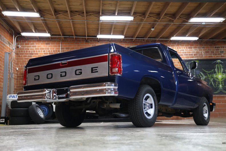 Dodge-Other-1992-Dark-Spectrum-Blue-M-Gray-33