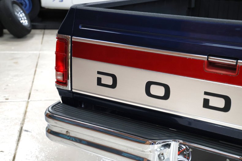 Dodge-Other-1992-Dark-Spectrum-Blue-M-Gray-35