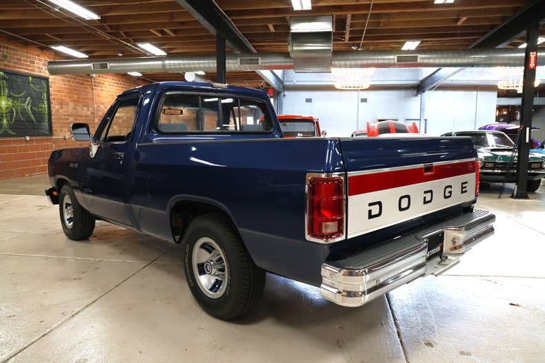 Dodge-Other-1992-Dark-Spectrum-Blue-M-Gray-39