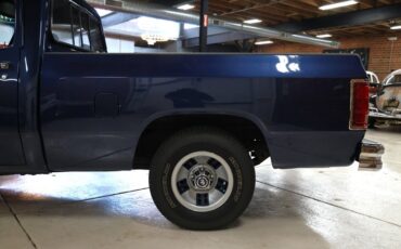 Dodge-Other-1992-Dark-Spectrum-Blue-M-Gray-41