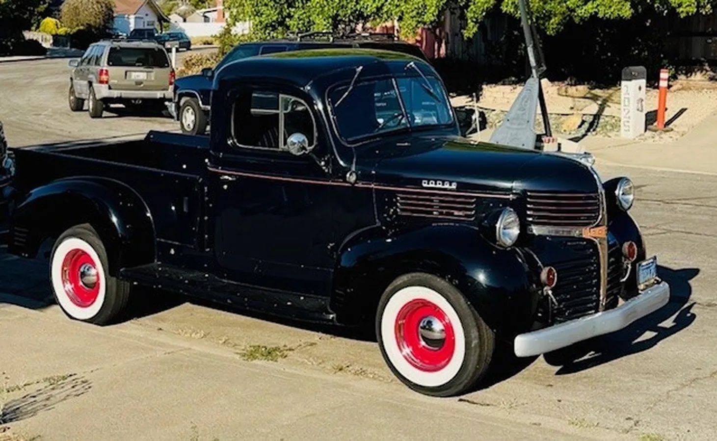 Dodge-Pickup-1947-Black-Black-1