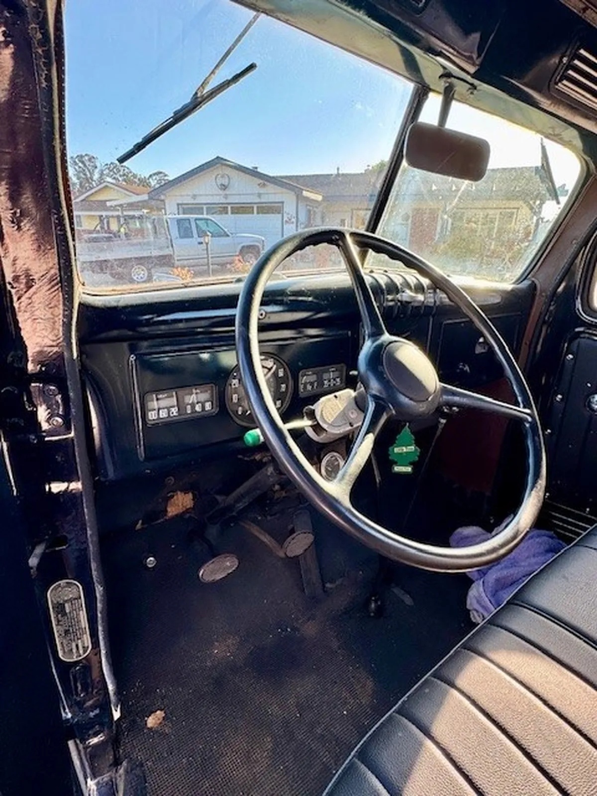 Dodge-Pickup-1947-Black-Black-4