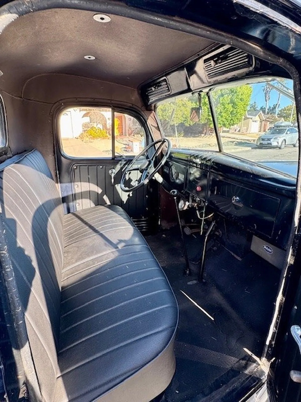 Dodge-Pickup-1947-Black-Black-7