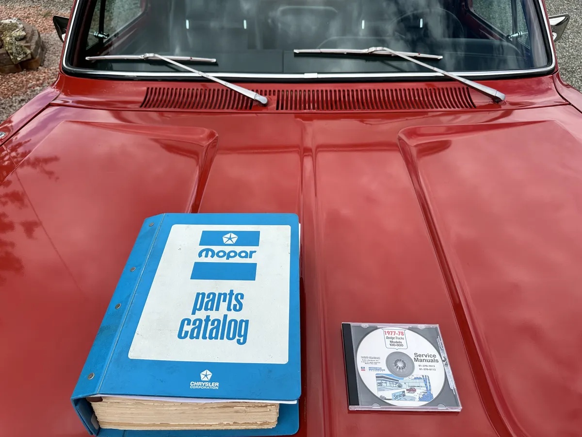 Dodge-Pickup-1978-Red-Red-12