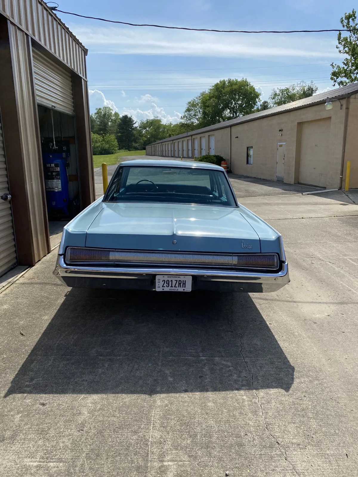 Dodge-Polara-1968-Light-Blue-Medium-Blue-11