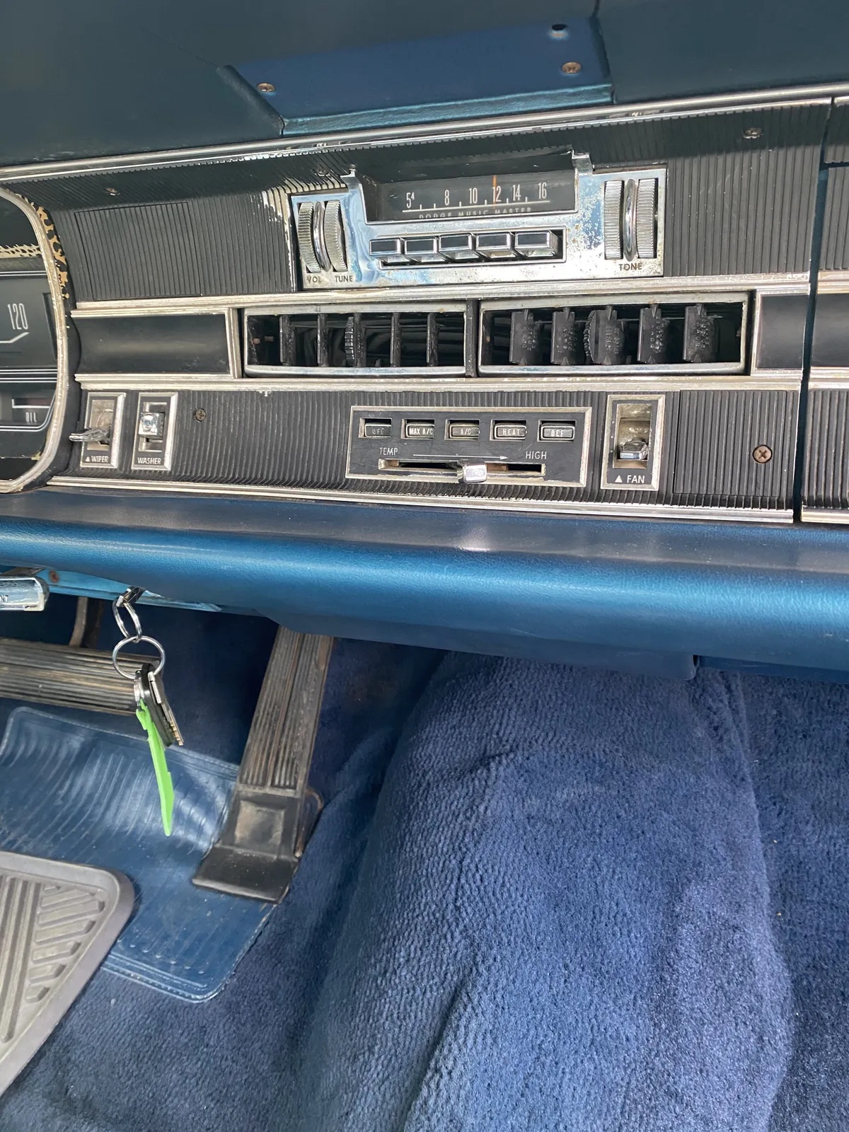 Dodge-Polara-1968-Light-Blue-Medium-Blue-18