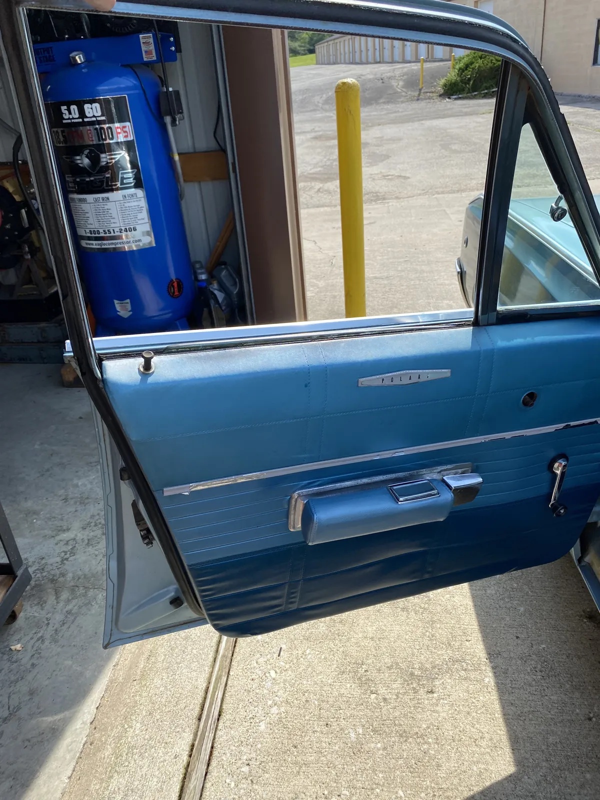 Dodge-Polara-1968-Light-Blue-Medium-Blue-8