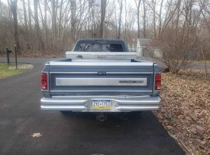 Dodge-Ram-1985-3