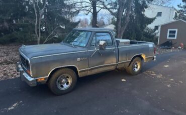 Dodge-Ram-1985-4