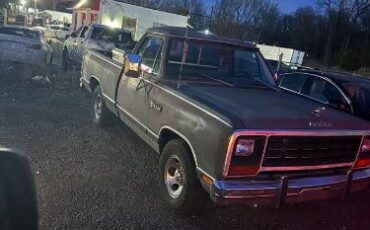 Dodge-Ram-1985-5