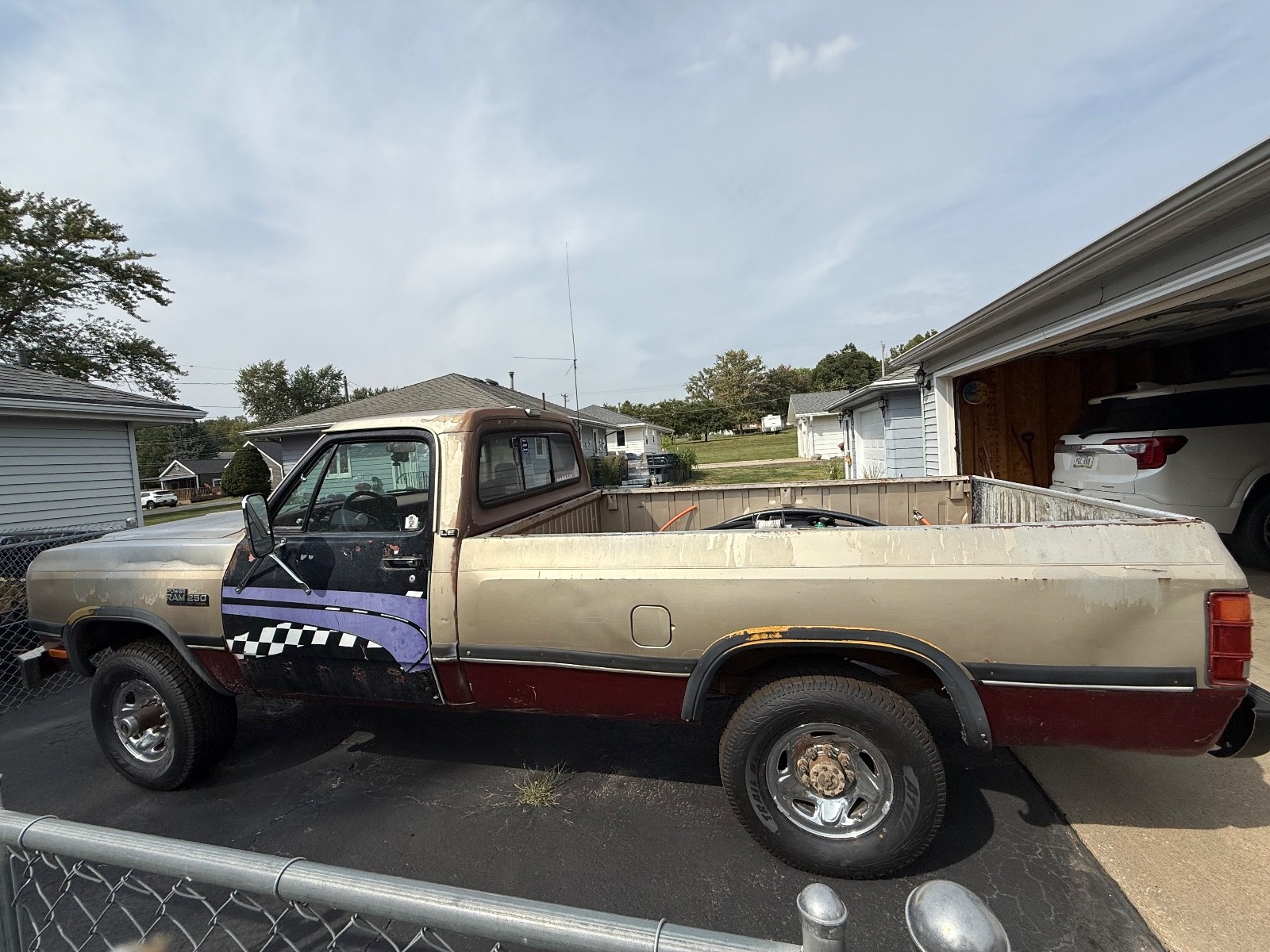 Dodge-Ram-2500-1991-Standard-Cab-Pickup-4