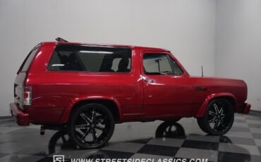 Dodge-Ramcharger-1992-SUV-16