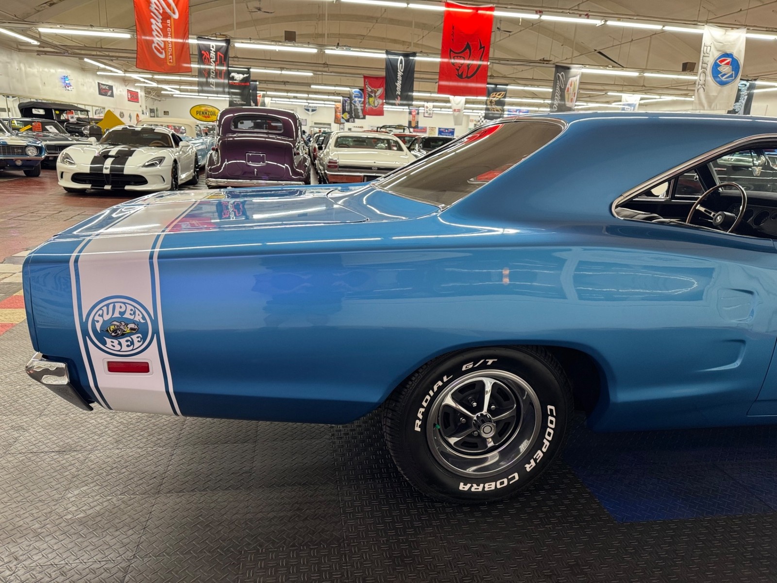 Dodge-Super-Bee-1969-11