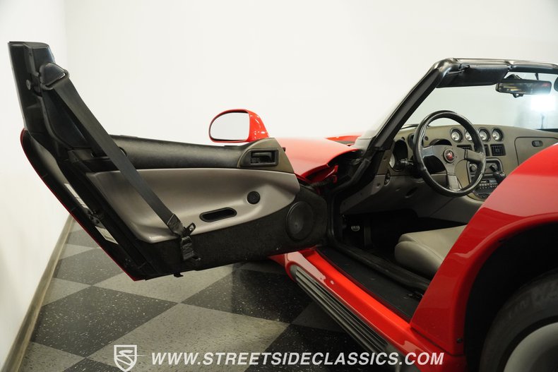 Dodge-Viper-1993-Viper-Red-Gray-34