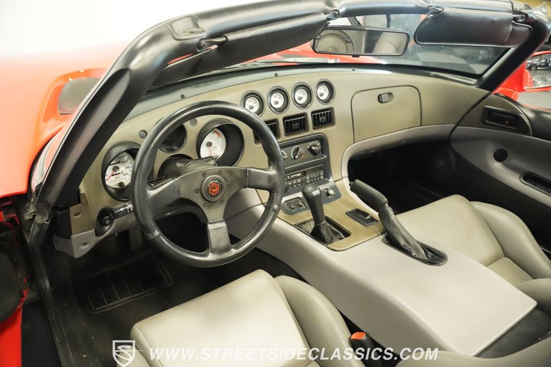 Dodge-Viper-1993-Viper-Red-Gray-4