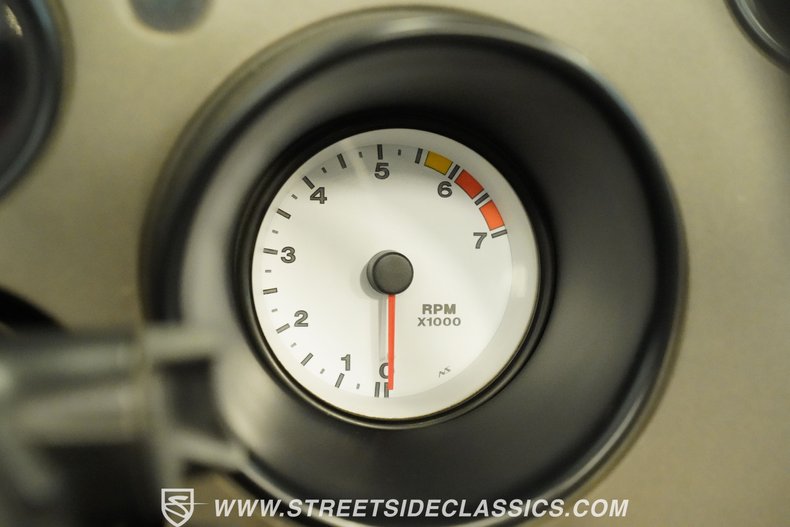 Dodge-Viper-1993-Viper-Red-Gray-40